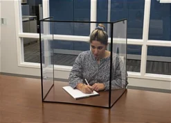 20 X 24 Desktop Sneeze Shield, PVC, Three Panels, Folding, Set Of 10 - Clear -UZI Business Furniture Shop fgcddb24.ra5 preview